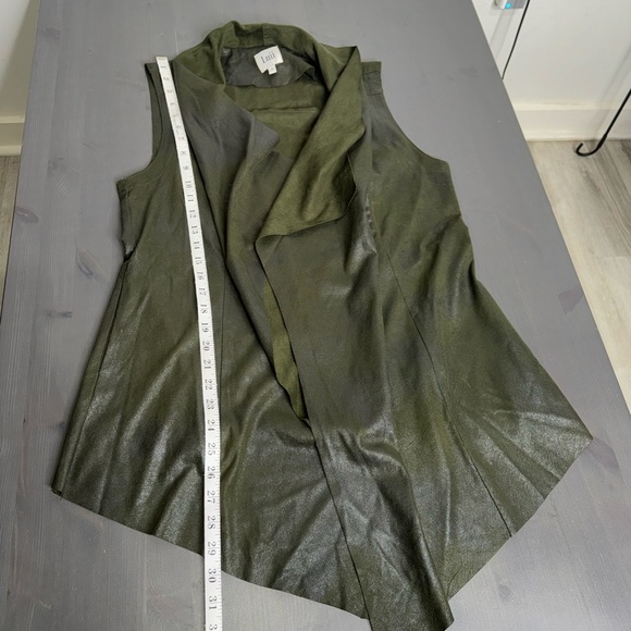 Luii Olive Green Tunic Vest with Slits On Side - Picture 7 of 9